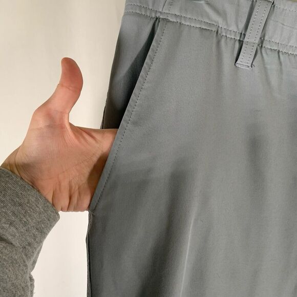 Under Armour Golf Pants Men's 36x30 Solid Grey Chino Pockets Button Zip - Picture 3 of 12